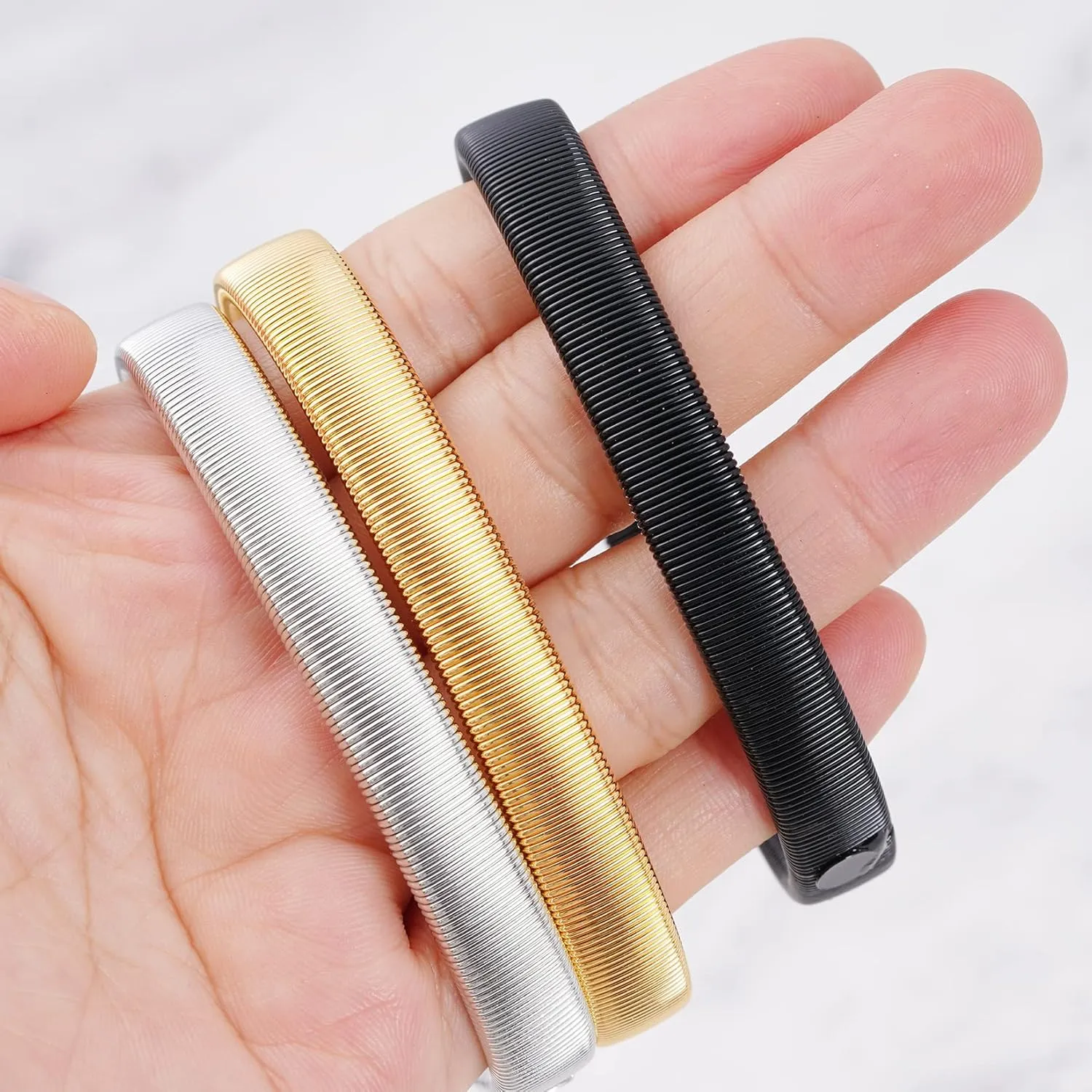 SUMERSHA 6 Pieces Shirt Sleeve Holders Stretchy Metal Armbands Anti-Slip Garters Fixing Long Sleeves for Men Women